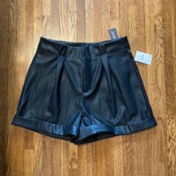 BLANKNYC women vegan leather shorts black (SIZE 30) - Picture 2 of 5
